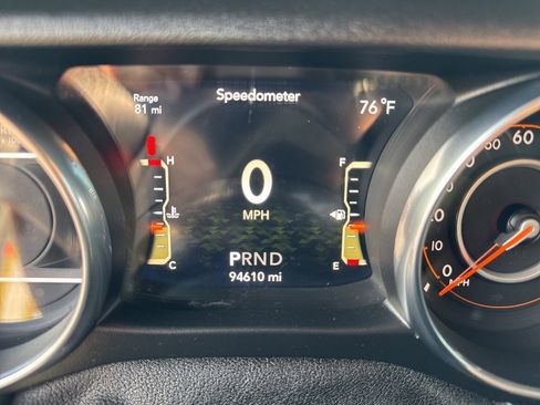 Used 2018 Jeep Wrangler Unlimited Sahara w/ Quick Order Package 24M Moab image 54