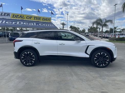 Certified 2025 Chevrolet Blazer EV RS image 9