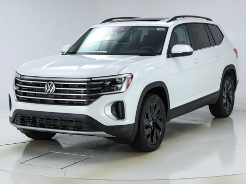 New 2026 Volkswagen Atlas SE FWD image 1