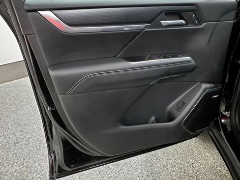 Used 2025 GMC Acadia Elevation image 12