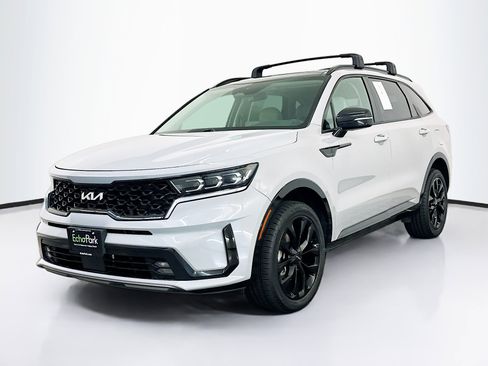 Used 2023 Kia Sorento SX image 3