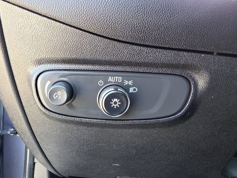 Used 2018 Chevrolet Equinox LT w/ Sun & Infotainment Package AWD/4WD image 32