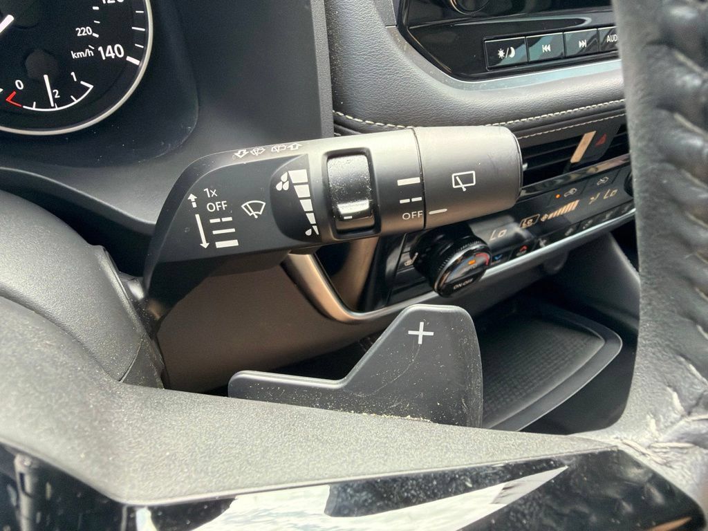 Used 2023 Nissan Rogue SL w/ SL Premium Package FWD image 29