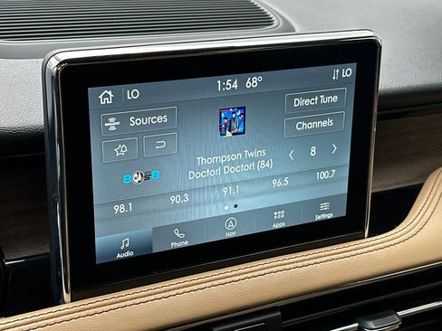 Used 2022 Lincoln Corsair Reserve image 17