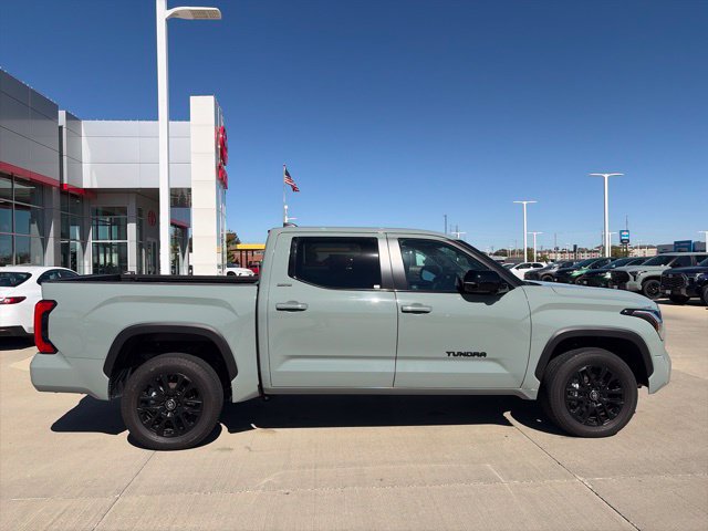 Used 2025 Toyota Tundra Limited AWD/4WD image 8