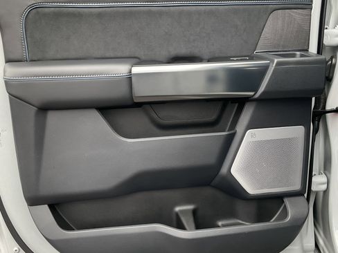 Used 2025 Ford F350 Platinum w/ FX4 Off-Road Package image 41