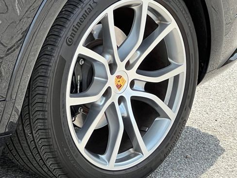 Certified 2021 Porsche Cayenne GTS AWD/4WD image 14