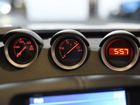 Used 2014 Nissan 370Z Touring w/ Sport Package image 21