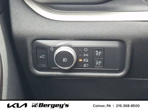 Used 2020 Ford Explorer XLT w/ Equipment Group 202A AWD/4WD image 26