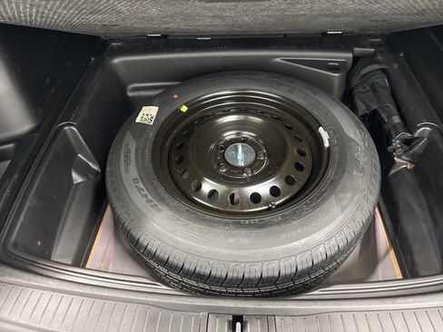 Used 2024 Jeep Grand Cherokee Limited w/ Trailer Tow Package image 11