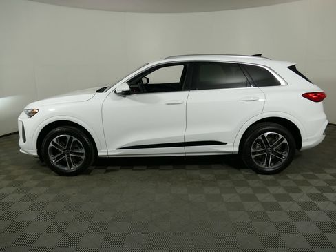 Certified 2025 Audi Q5 Premium w/ Convenience Package AWD/4WD image 6