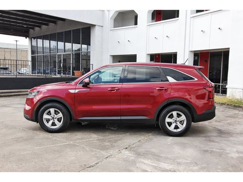 Used 2021 Kia Sorento LX FWD image 7
