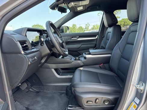 Used 2026 GMC Terrain Elevation w/ Elevation Premium Package FWD image 16