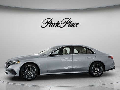 New 2026 Mercedes-Benz E 350 Sedan image 4
