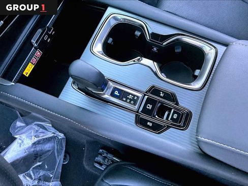 Used 2024 Lexus RX 500h F Sport w/ Convenience Package image 17