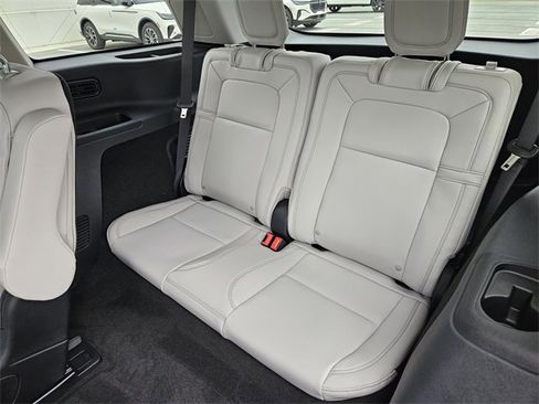 New 2026 Lincoln Aviator Reserve w/ Luxury Package image 29