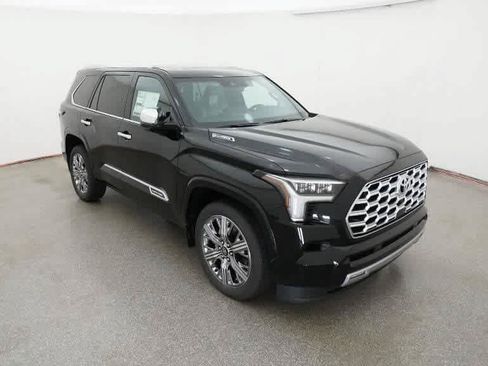Used 2026 Toyota Sequoia Capstone AWD/4WD image 12