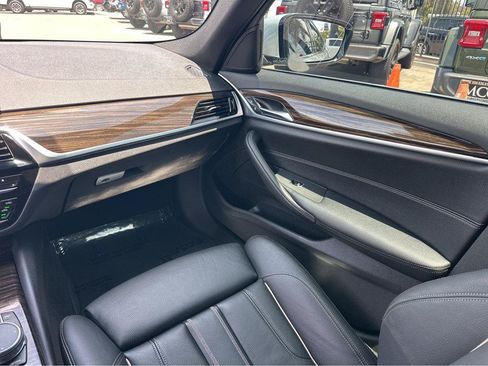 Used 2019 BMW 530e w/ Premium Package RWD image 16