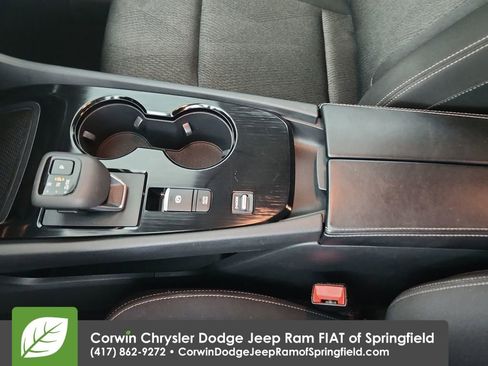 Used 2025 Nissan Rogue SV FWD image 27