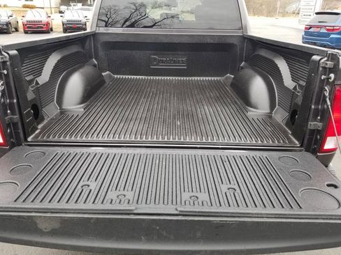 Used 2023 RAM 1500 Classic SLT image 7