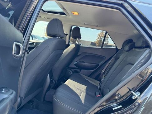 Certified 2025 Hyundai Venue SEL FWD image 10