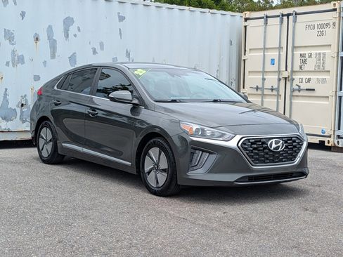 Used 2022 Hyundai Ioniq SE FWD image 2