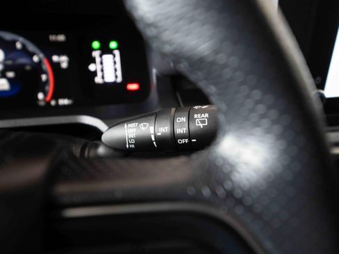 Used 2025 Toyota 4Runner SR5 AWD/4WD image 14