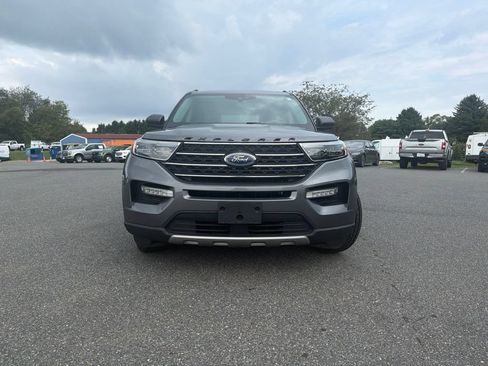 Used 2023 Ford Explorer XLT w/ Equipment Group 202A AWD/4WD image 2