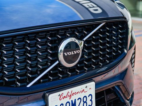 Used 2025 Volvo XC60 B5 Core image 13