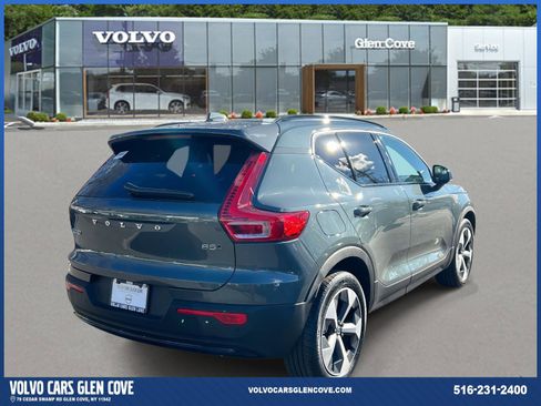 Used 2026 Volvo XC40 B5 Core w/ Climate Package image 5