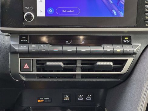 Used 2025 Toyota Camry LE image 5