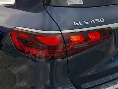 Used 2024 Mercedes-Benz GLS 450 4MATIC image 38