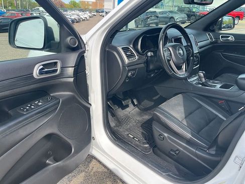 Used 2019 Jeep Grand Cherokee Altitude AWD/4WD image 22