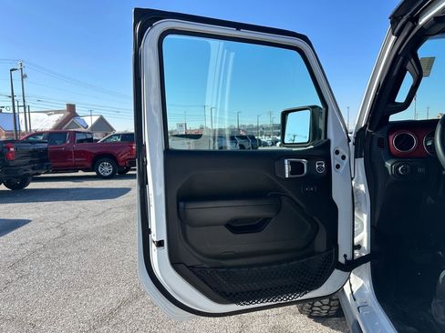 Used 2023 Jeep Gladiator Rubicon AWD/4WD image 21