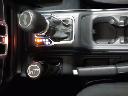 Used 2020 Jeep Wrangler Unlimited Sport S AWD/4WD image 21