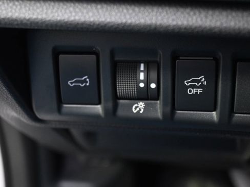 Used 2025 Subaru Outback Premium image 24