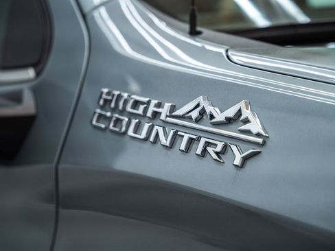 Used 2024 Chevrolet Silverado 1500 High Country w/ High Country Premium Package image 17