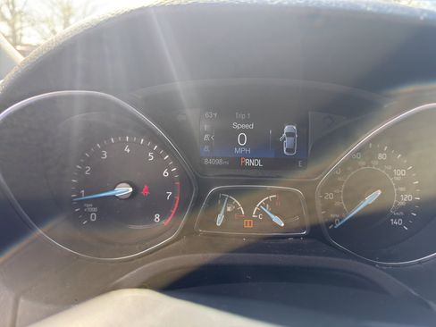 Used 2017 Ford Focus SE w/ Cold Weather Package image 5