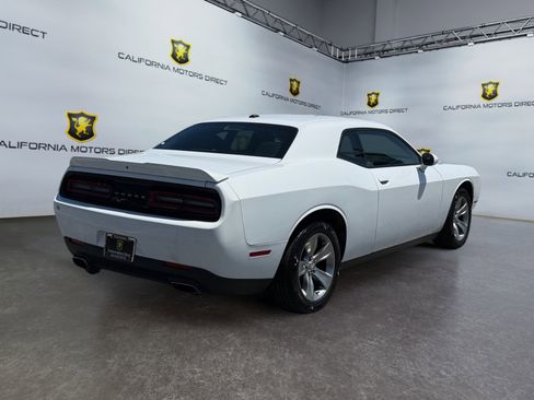 Used 2020 Dodge Challenger SXT RWD image 5