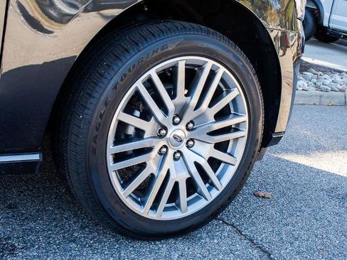 Certified 2023 Ford Expedition Platinum image 8