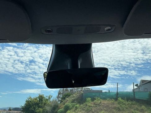 Used 2021 Tesla Model Y Long Range image 41