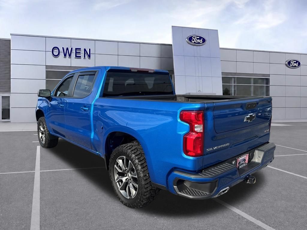 Used 2024 Chevrolet Silverado 1500 RST w/ Z71 Off-Road Package AWD/4WD image 3