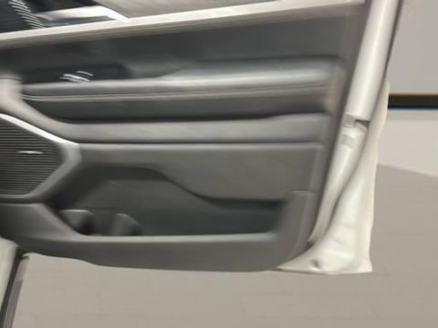 Used 2024 Jeep Wagoneer L Series II w/ Flexible Seating Group AWD/4WD image 32