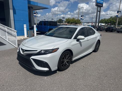 Used 2024 Toyota Camry SE w/ Convenience Package image 6