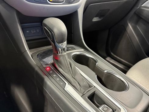 Used 2022 Chevrolet Equinox LT w/ Driver Convenience Package image 17