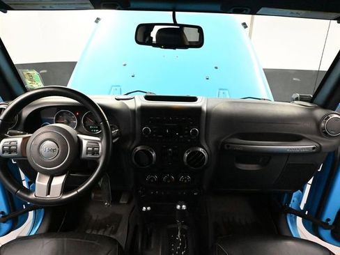 Used 2018 Jeep Wrangler Unlimited Sahara image 25