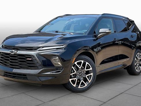 Used 2025 Chevrolet Blazer RS FWD image 3