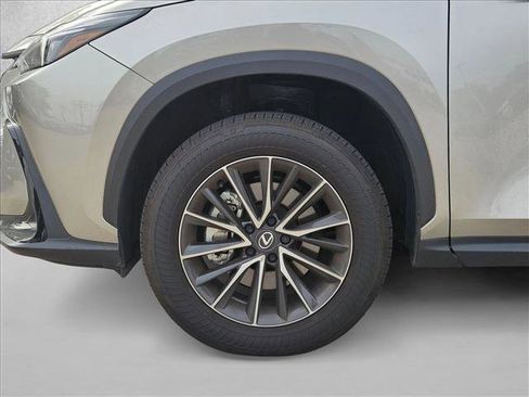 Used 2025 Lexus NX 250 FWD image 9