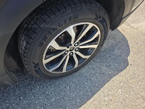 Used 2023 Ford Explorer ST AWD/4WD image 18