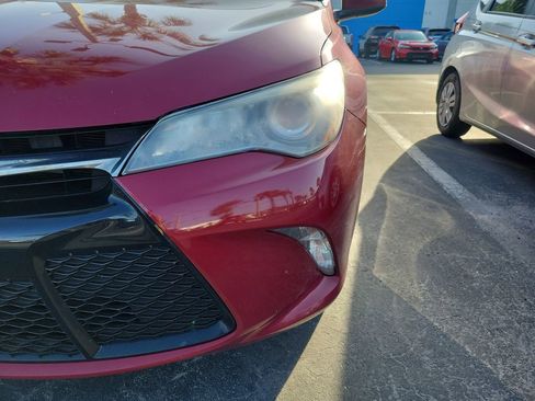 Used 2017 Toyota Camry SE FWD image 6